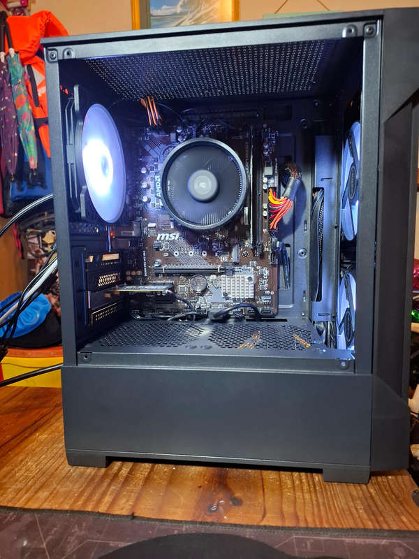 Ryzen 3 pro 2200g pc