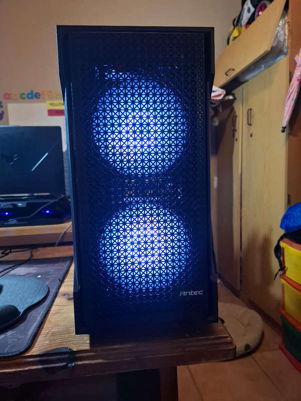 Ryzen 3 pro 2200g pc