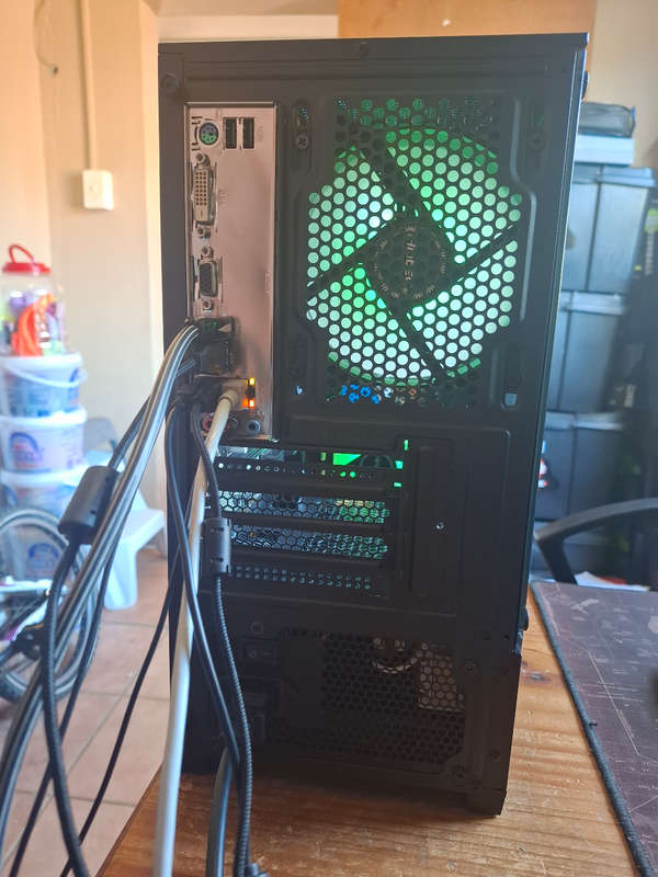 Ryzen 3 2200g pc