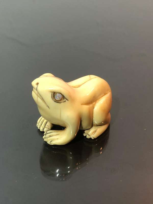 Oriental Frog Bone Carving Figurine with Opal Eyes