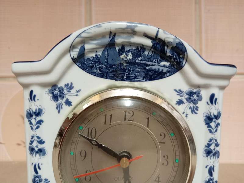 VINTAGE DELFT HOLLAND LIMITED EDITION MANTLE CLOCK