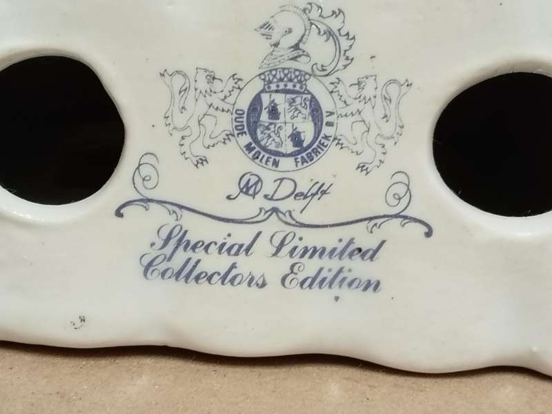 VINTAGE DELFT HOLLAND LIMITED EDITION MANTLE CLOCK