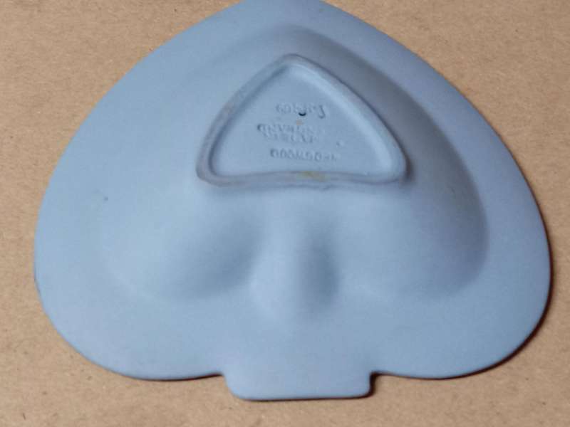 VINTAGE WEDGWOOD JASPERWARE HEART SHAPED TRINKET DISH