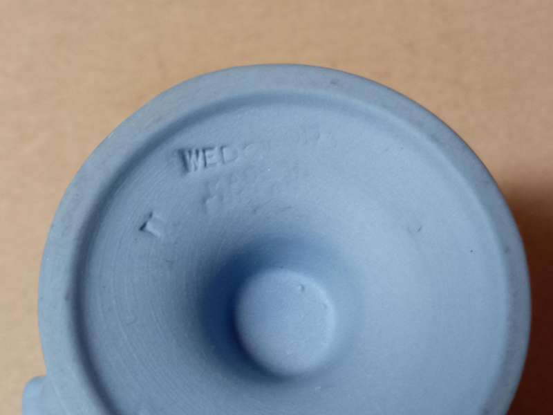 VINTAGE WEDGWOOD JASPERWARE FOOTED AMPHORA