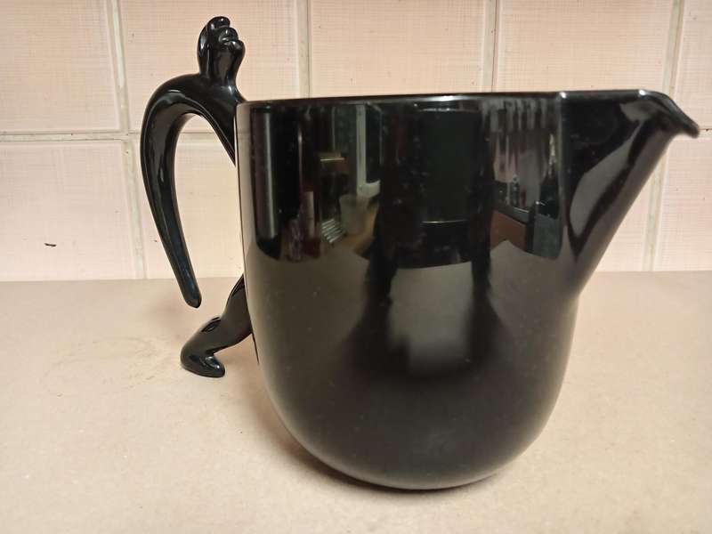 BEAUTIFUL CARROL BOYES FUNCTIONAL ART BLACK PLASTIC JUG