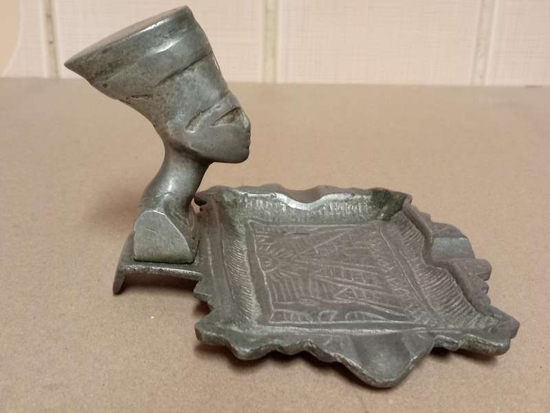 ART DECO EGYPTIAN REVIVAL PHAROAH ASHTRAY/INCENSE BURNER WITH A NEFERTITI BUST