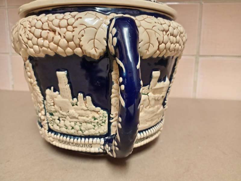 LARGE VINTAGE GERMAN SALT GLAZE PORCELAIN LIDDED TUREEN