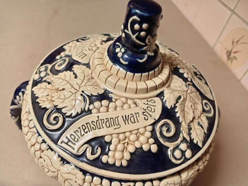 LARGE VINTAGE GERMAN SALT GLAZE PORCELAIN LIDDED TUREEN