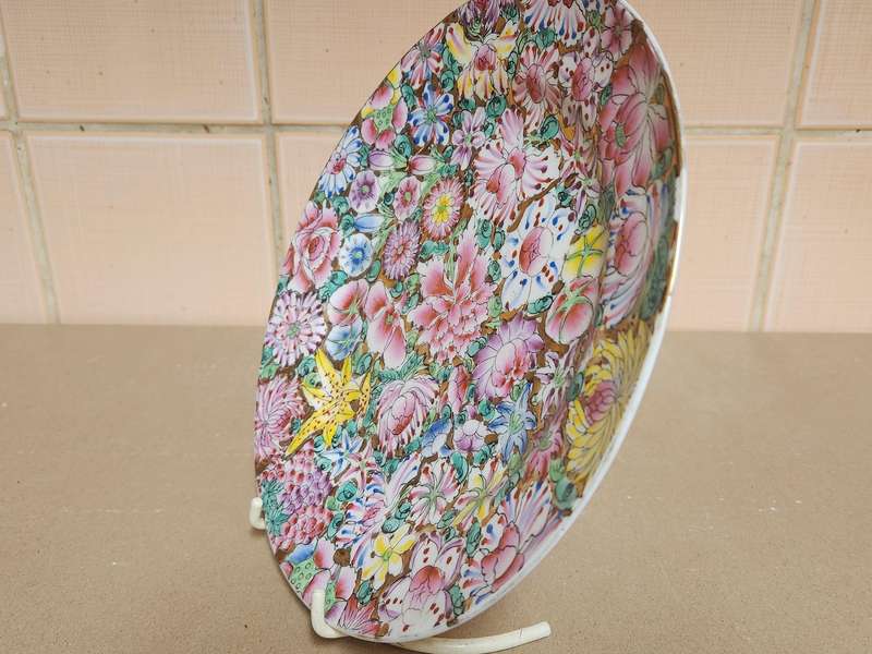STUNNING QING DYNASTY ORIENTAL PLATE, MADE IN MACAU AND MARKED AT THE BASE