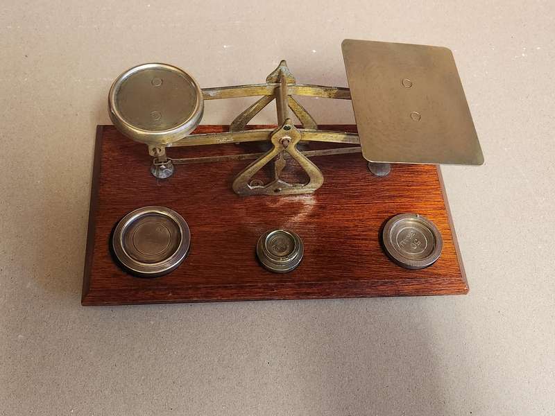 VINTAGE BRASS AND WOOD POSTMASTERS SCALE