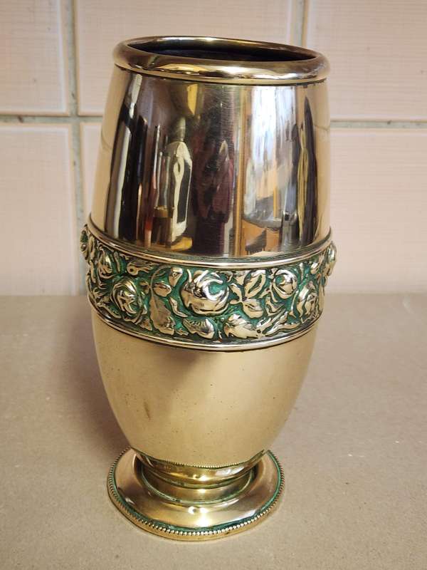 ANTIQUE ART NOUVEAU BELDRAY BRASS VASE