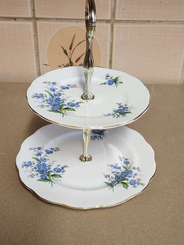 VINTAGE ROYAL ALBERT BONE CHINA FORGET-ME-NOT SWEETS/BISCUIT STAND