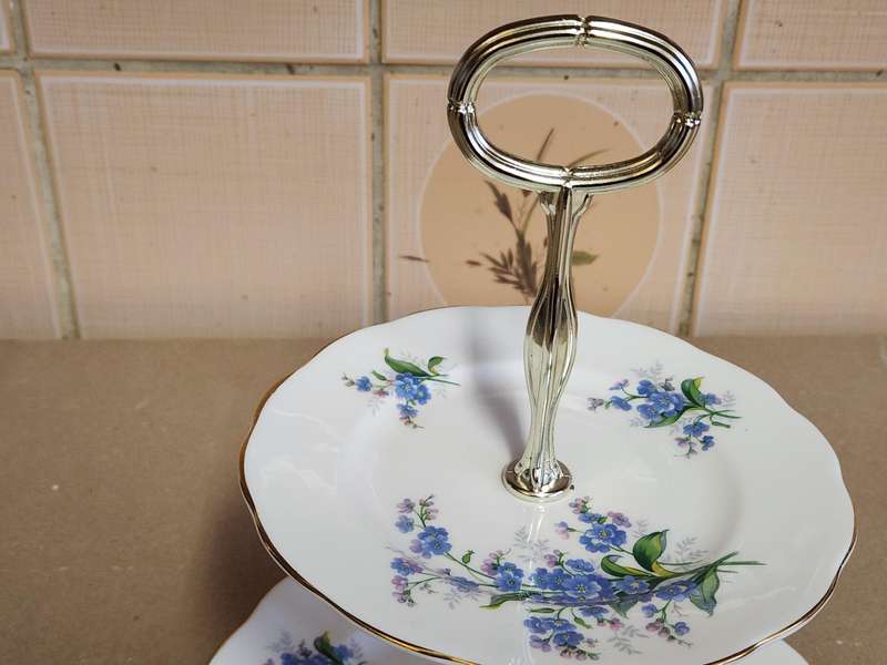 VINTAGE ROYAL ALBERT BONE CHINA FORGET-ME-NOT SWEETS/BISCUIT STAND