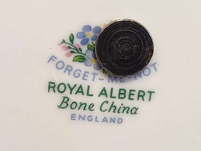 VINTAGE ROYAL ALBERT BONE CHINA FORGET-ME-NOT SWEETS/BISCUIT STAND