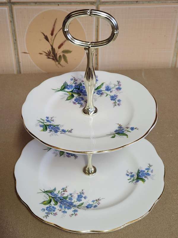 VINTAGE ROYAL ALBERT BONE CHINA FORGET-ME-NOT SWEETS/BISCUIT STAND