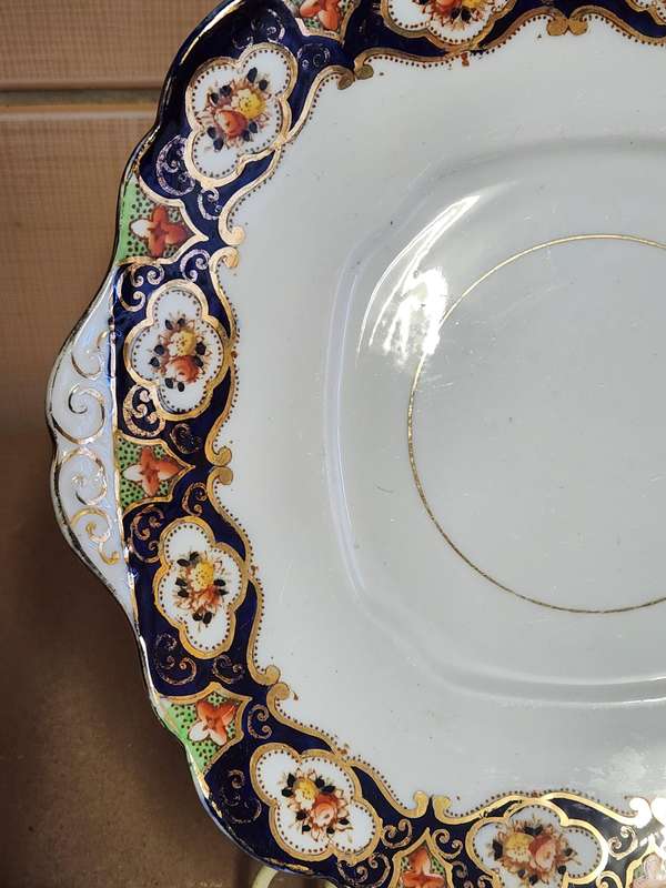 ANTIQUE 1927-1935 ROYAL ALBERT CROWN CHINA CAKE PLATTER AND SIX SIDE PLATES