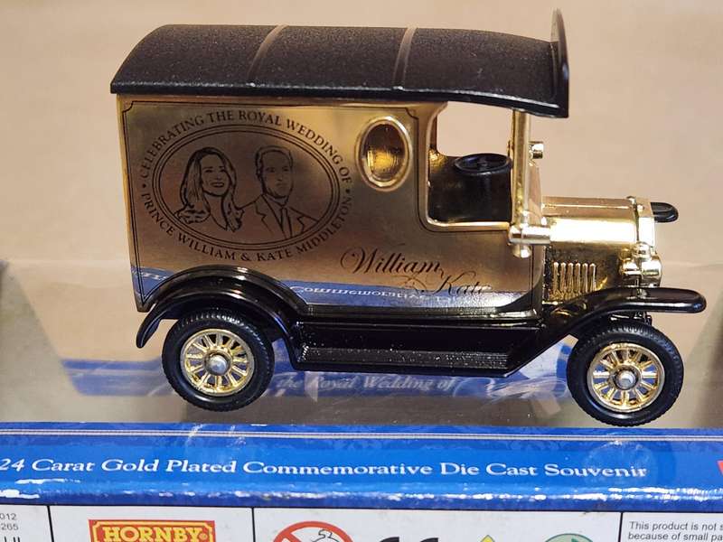 24 CT GOLD PLATED DIE CAST SOUVENIR TO COMMEMORATE THE WEDDING OF PRINCE WILLIAM AND KATE