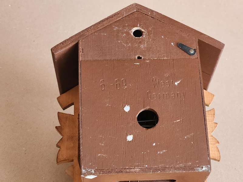 VINTAGE E SCHMECKENBECHER CUCKOO CLOCK, MISSING ONE DIAL
