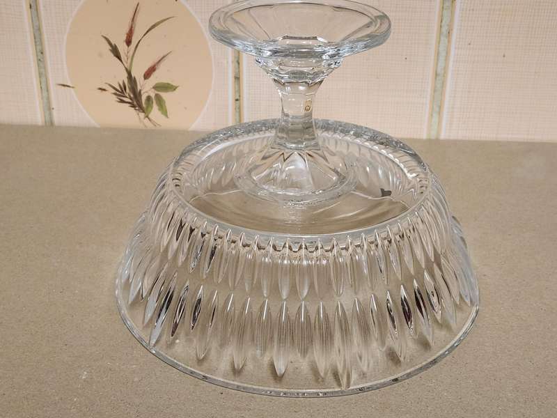 Bohemia Crystalite Czechoslovakia Pedestal Bowl/Centrepiece