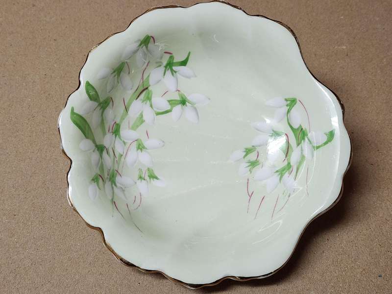 Vintage Royal Albert Bone China 1940s Laurentian Snowdrop Shell Shaped Trinket Dish