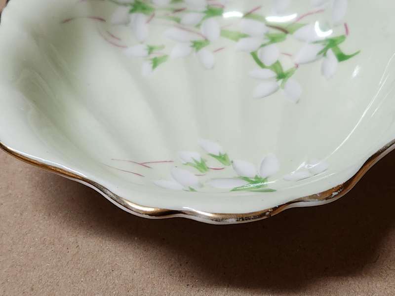 Vintage Royal Albert Bone China 1940s Laurentian Snowdrop Shell Shaped Trinket Dish