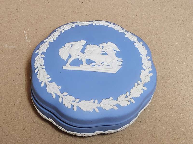 Large Wedgwood Jasperware Trinket Dish/Jewelry Box