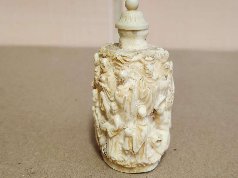 ANTIQUE CHINESE SNUFF BOTTLE