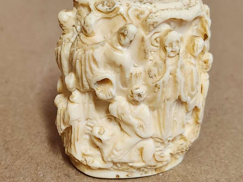 ANTIQUE CHINESE SNUFF BOTTLE