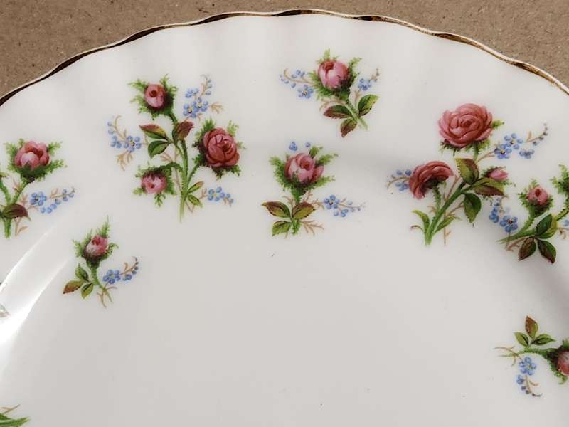 VINTAGE ROYAL ALBERT BONE CHINA WINSOME TEA TRIO 1 OF 4