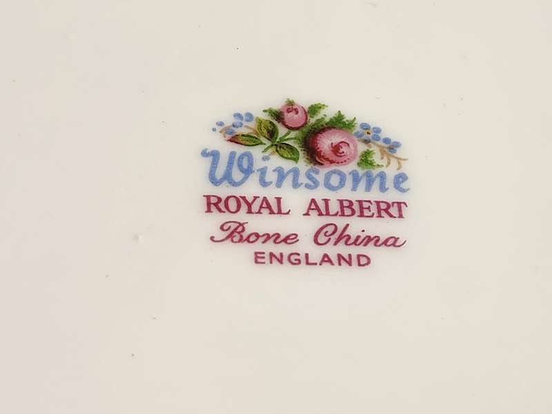 VINTAGE ROYAL ALBERT BONE CHINA WINSOME TEA TRIO 1 OF 4