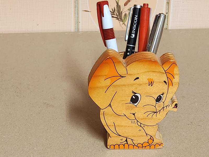 VINTAGE BARTOLUCCI ITALY ELEPHANT MOTIF WOODEN PEN HOLDER