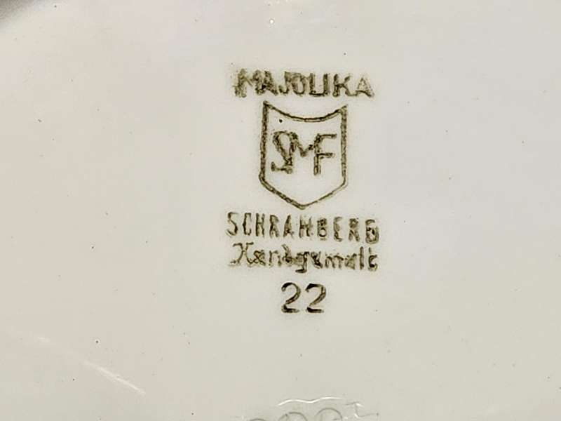 EARLY 20th CENTURY SCHRAMBERG MAJOLIKA PLATE