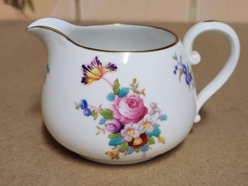 STUNNING SPODE COPELANDS CHINA CREAMER AND ONE DEMITASSE CUP AND SAUCER
