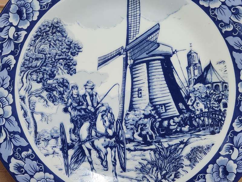 VINTAGE DELFT HOLLAND PLATE FROM THE OUDE MOLEN FABRIEK, SPECIAL LIMITED COLLECTORS EDITION