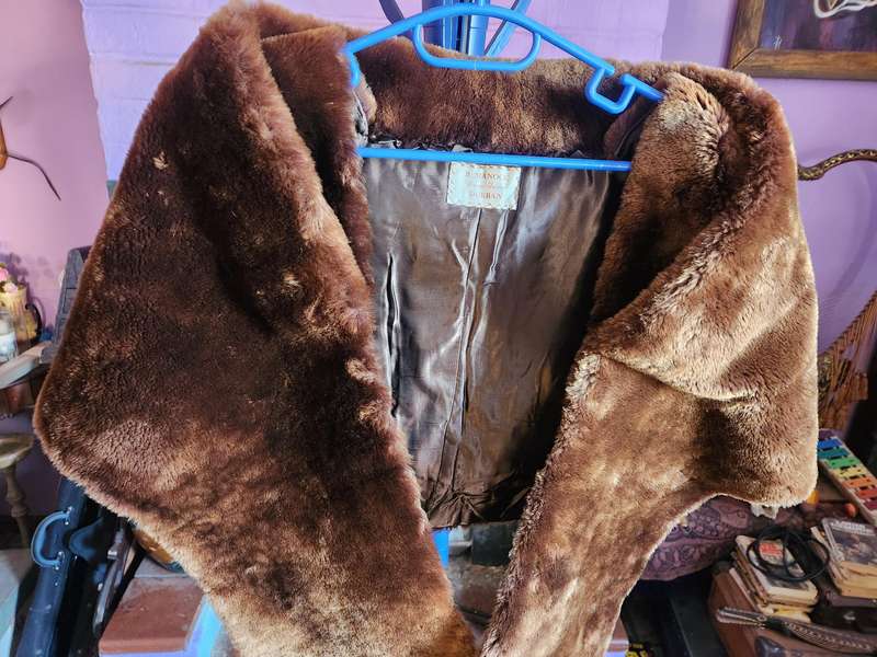 BEAUTIFUL FUR STOLE BY B MANOCK, EXPERT FURRIER
