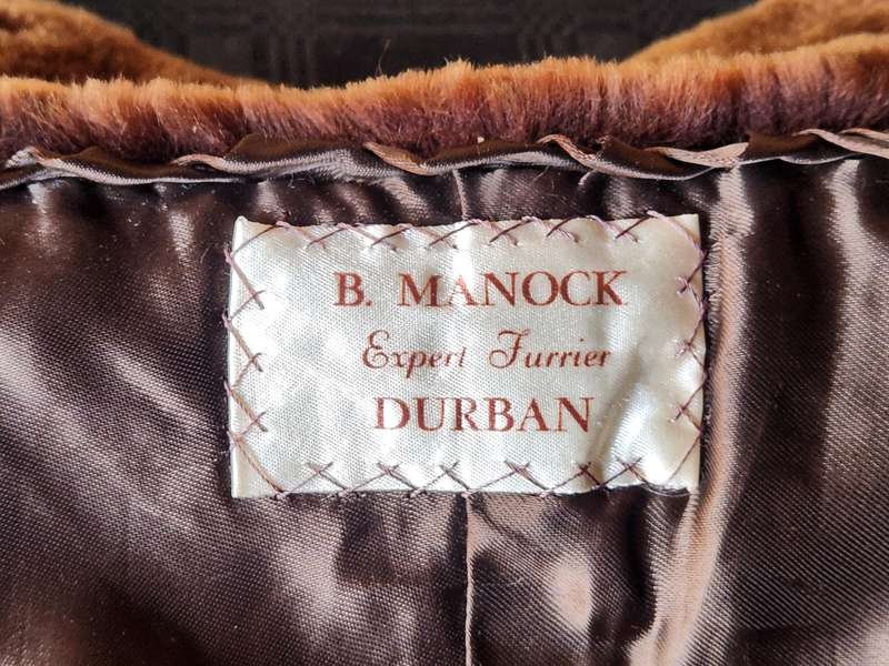 BEAUTIFUL FUR STOLE BY B MANOCK, EXPERT FURRIER