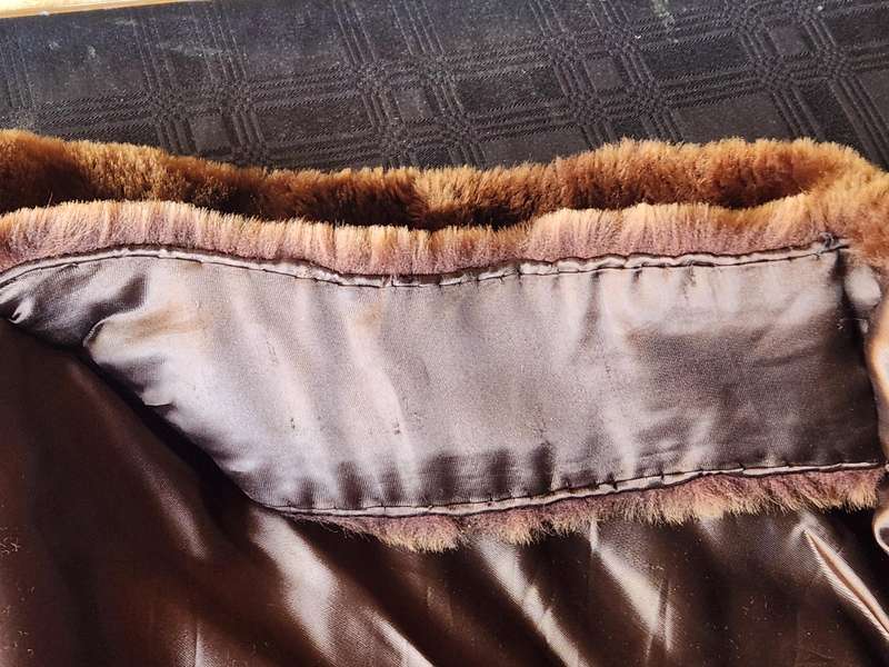 BEAUTIFUL FUR STOLE BY B MANOCK, EXPERT FURRIER