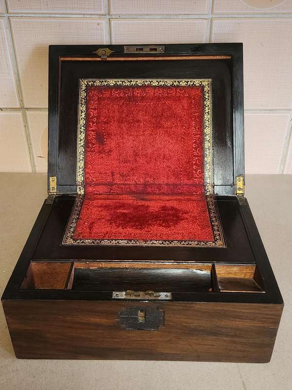 ANTIQUE VICTORIAN WRITING SLOPE BOX
