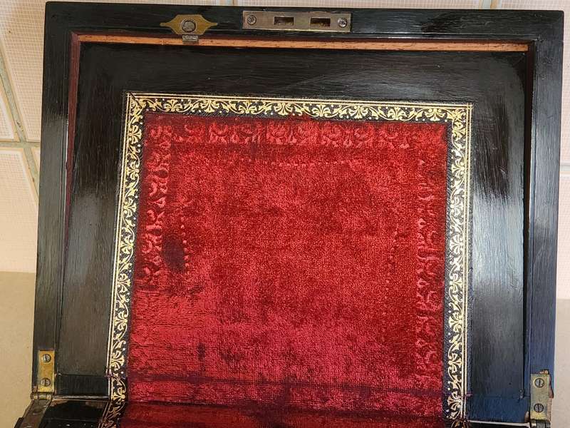 ANTIQUE VICTORIAN WRITING SLOPE BOX
