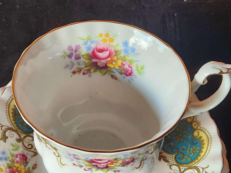 VINTAGE ROYAL ALBERT BONE CHINA BERKELEY TEA TRIO