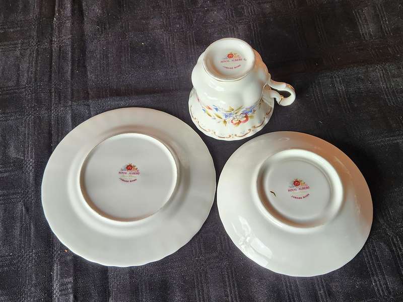 VINTAGE ROYAL ALBERT BONE CHINA JUBILEE ROSE TEA TRIO