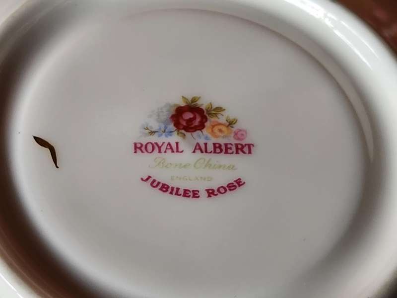 VINTAGE ROYAL ALBERT BONE CHINA JUBILEE ROSE TEA TRIO
