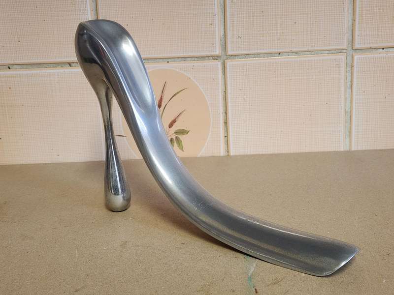 AWESOME MANOLO BLAHNIK SHOE HORN