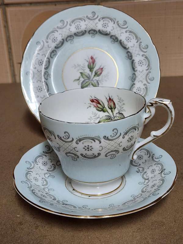 VINTAGE PARAGON FINE BONE CHINA RADSTOCK TEA TRIO NUMBER 4
