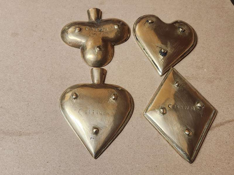 BEAUTIFUL SET OF BRASS AND WOOD CARD SUIT ASHTRAYS