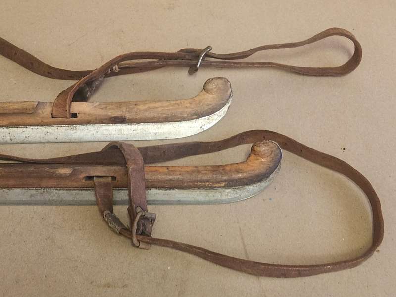 ANTIQUE EARLY 1900s WOODEN STEEL BLADE FRISIAN ICE SKATES BY J NOOITGEDAGT