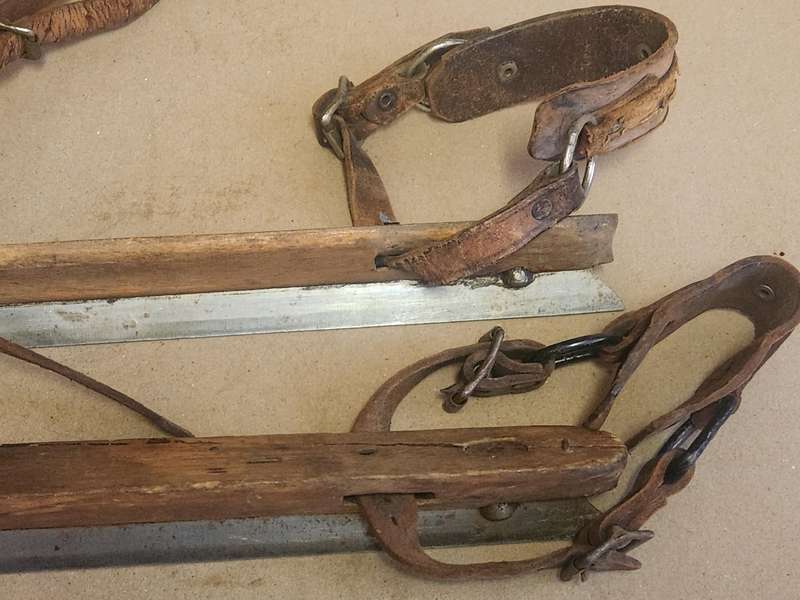ANTIQUE EARLY 1900s WOODEN STEEL BLADE FRISIAN ICE SKATES BY J NOOITGEDAGT