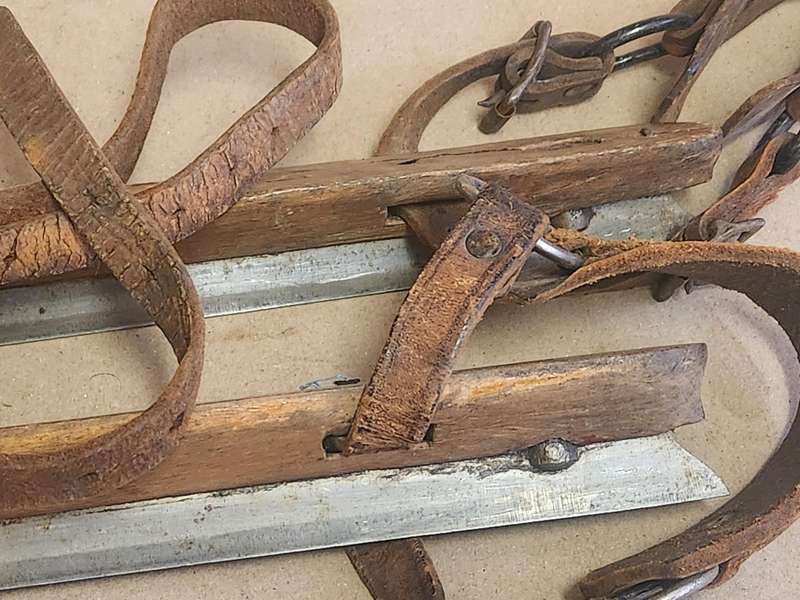 ANTIQUE EARLY 1900s WOODEN STEEL BLADE FRISIAN ICE SKATES BY J NOOITGEDAGT