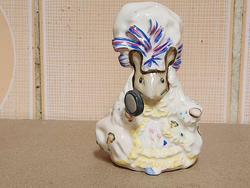 BEATRIX POTTER'S LADY MOUSE  FIGURINE BY BESWICK