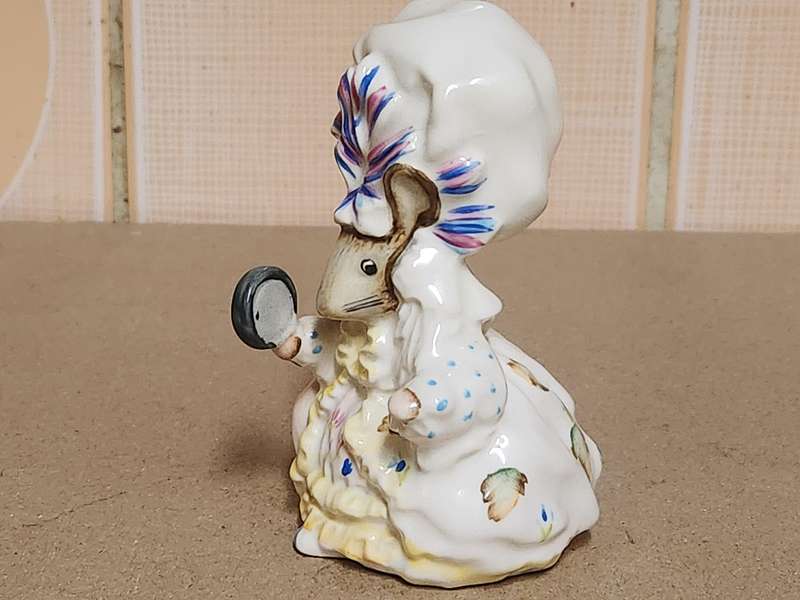 BEATRIX POTTER'S LADY MOUSE  FIGURINE BY BESWICK